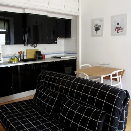 Apartment Chiado Nova Almada *